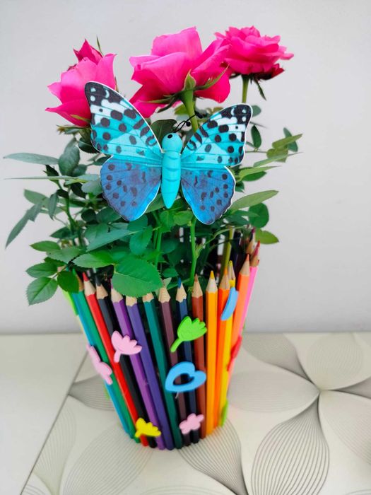 Ghiveci cu flori naturale..