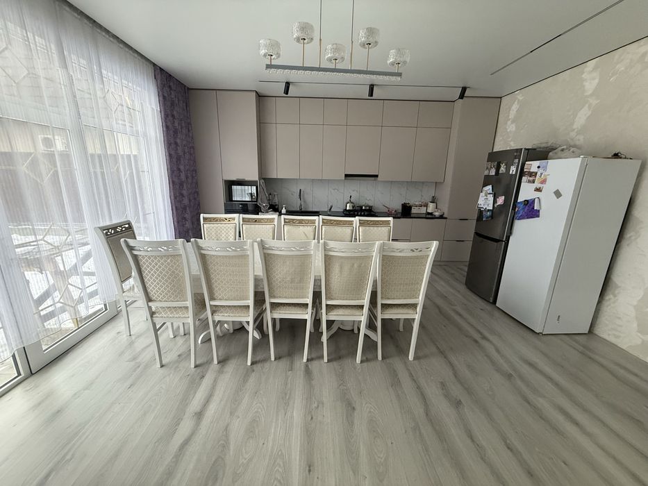 Продам 2 дома на одной теретории.