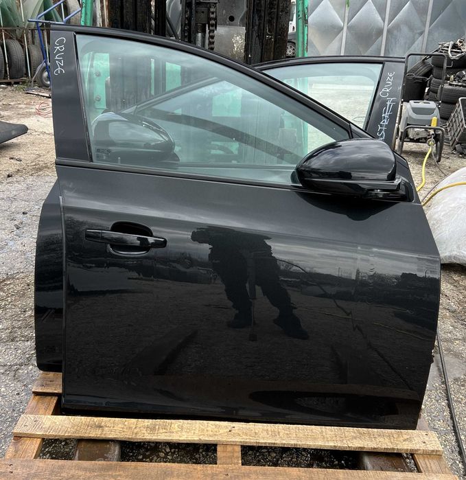 Предна врата за Chevrolet Cruze / Шевролет Круз 2011г