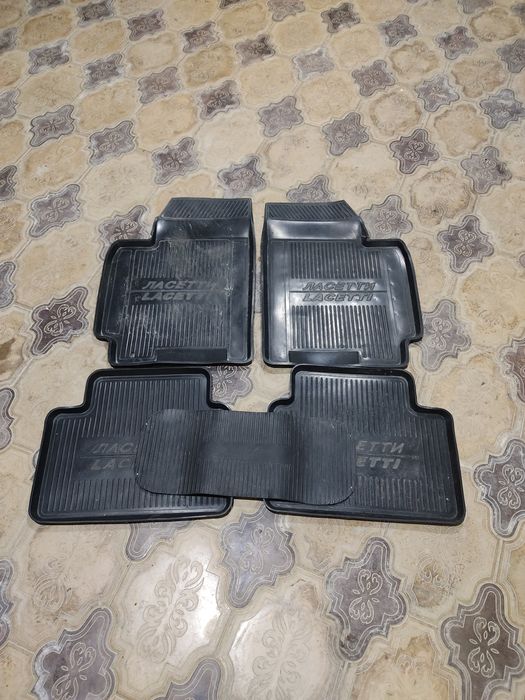 Lasetti jentra rizina polik