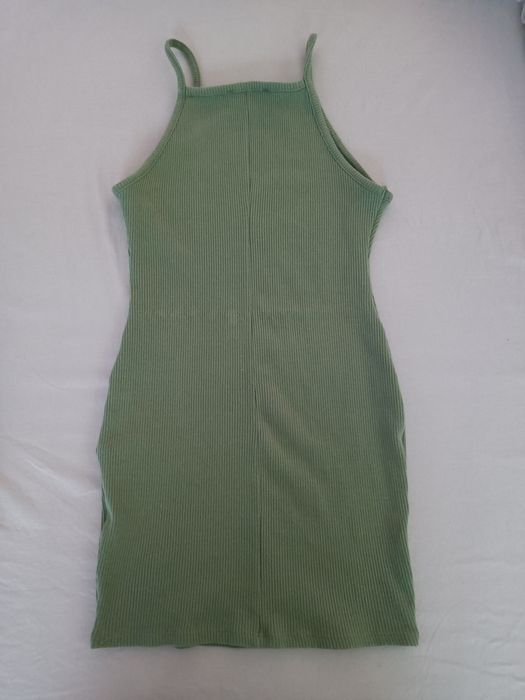 Къса,зелена рокля от Bershka