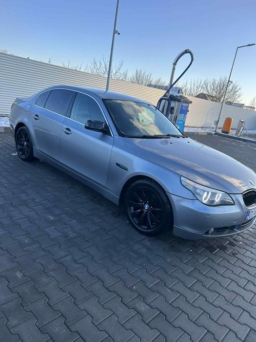 Bmw e60 525D 
Cutie automata 
Coloana de directie electrica 
Pilot aut
