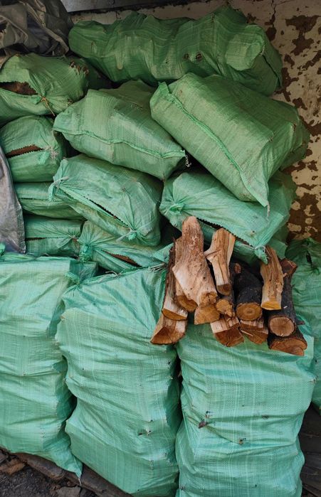Продаются дрова  фруктовые в мешках