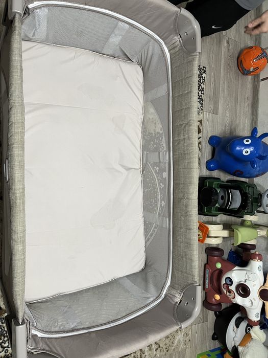 Кровать манеж joie