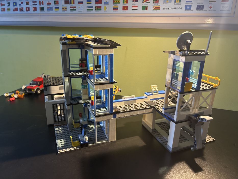LEGO City 60141- Sectia de politie
