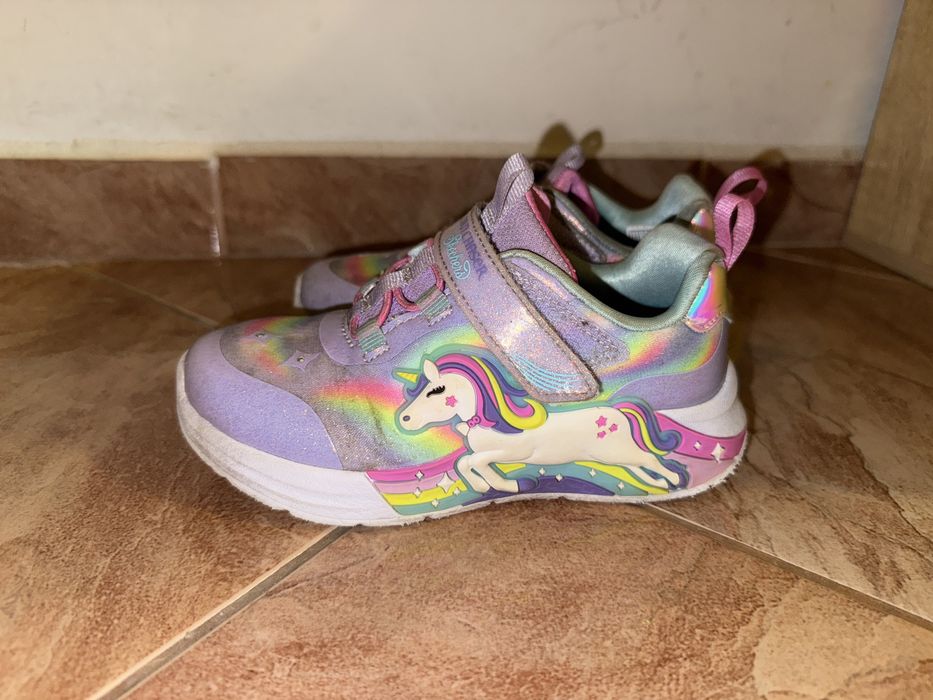 Skechers 26 светещи