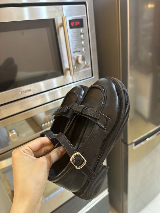 Продам детские туфли сандалии
