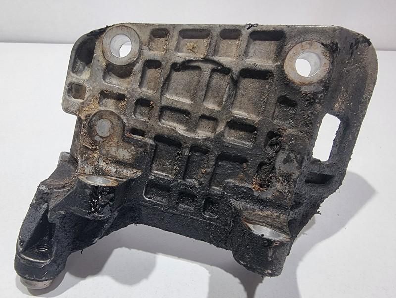 Suport alternator Volkswagen Touareg 2 7P 059903143AJ 3.0 tdi Crc