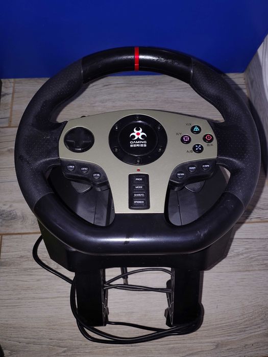 Vând volan Gaming