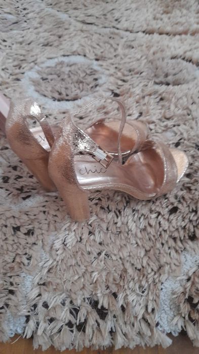 Rochie mireasă plus poșetă ,blezer și clama și sandale