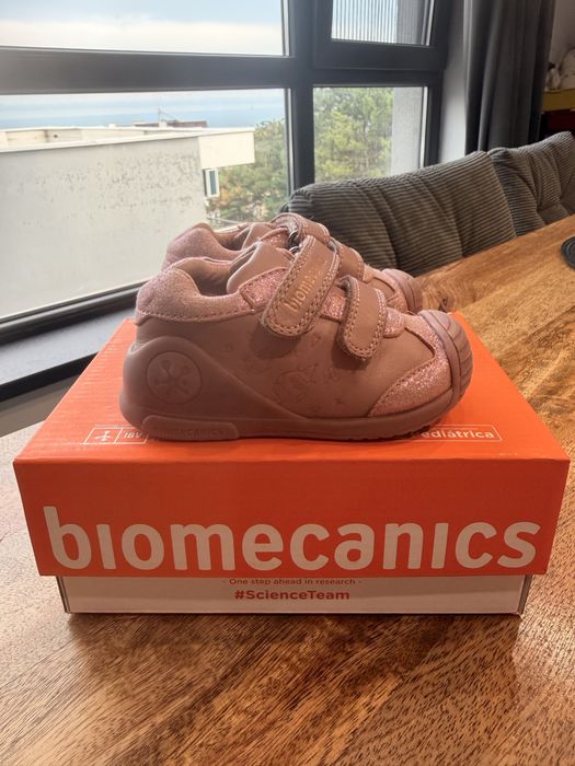 Обувки biomecanics