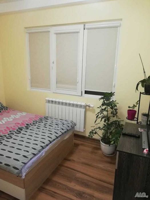 Продавам тристаен апартамент в  Овча купел