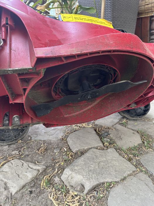 Masina de tuns iarba Mountfield RS100