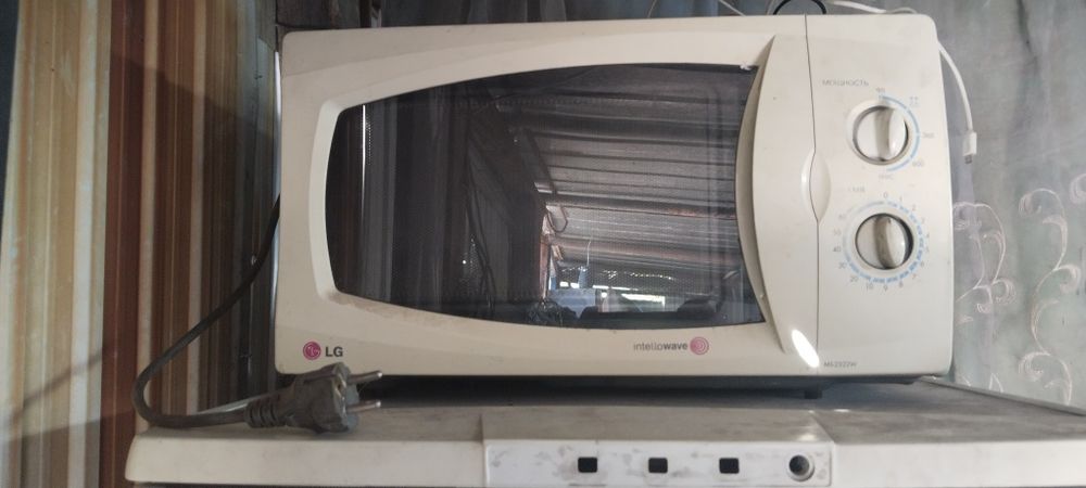 Срочно продам микроволновку LG