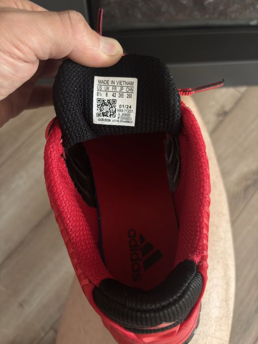 Продам красовки adidas