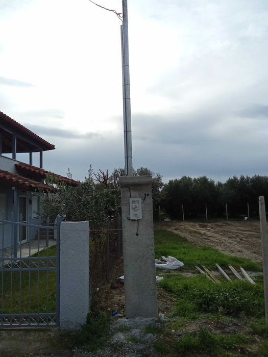 Самостоятелен парцел в Кариани -6000 евро годишно.