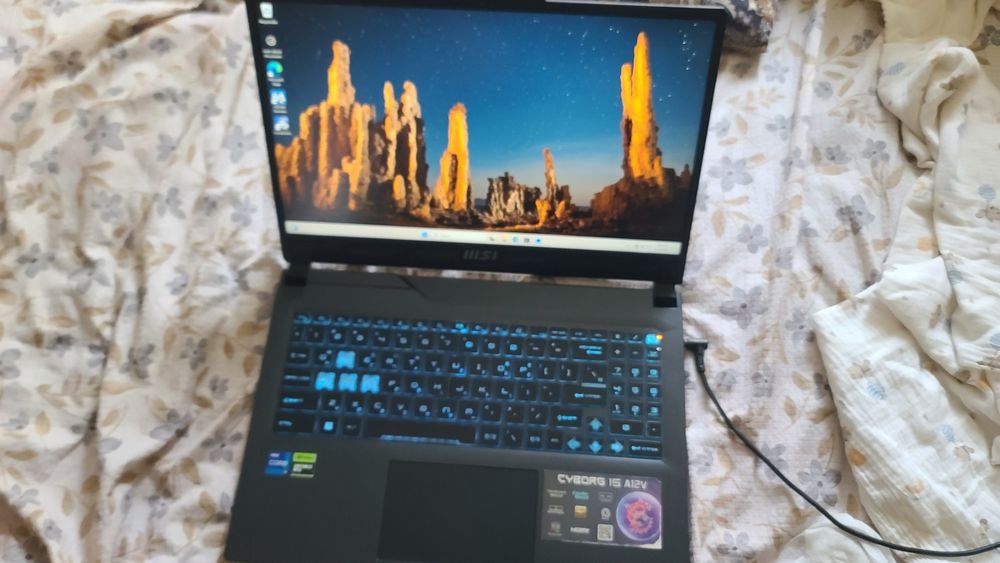 MSI Cyborg 15 A12V — i7-12650H | RTX 4050 6GB | 16GB DDR5 | 144Hz