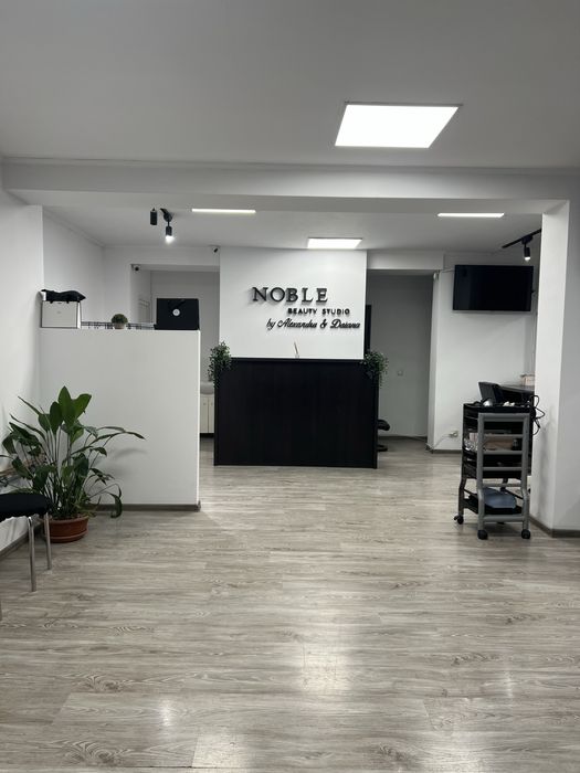 Inchiriere post in salon modern