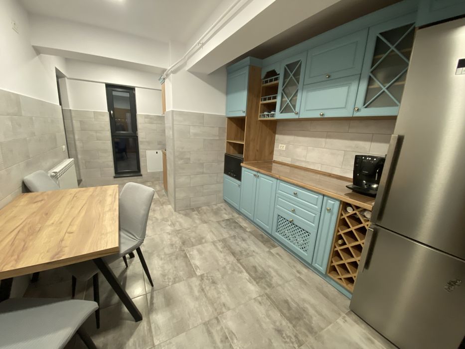 Inchiriez apartament 3 cam 95 mp bloc nou+loc parcare subteran