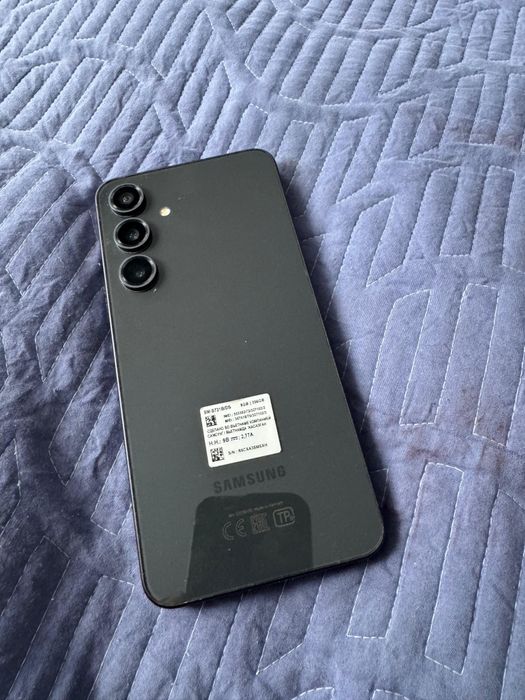 Продам Samsung Galaxy S24 FE (8/256GB)