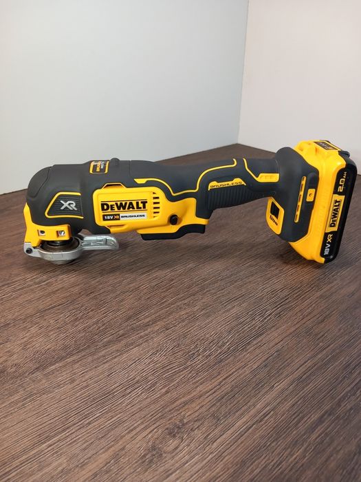 Vând multifuncțională Dewalt