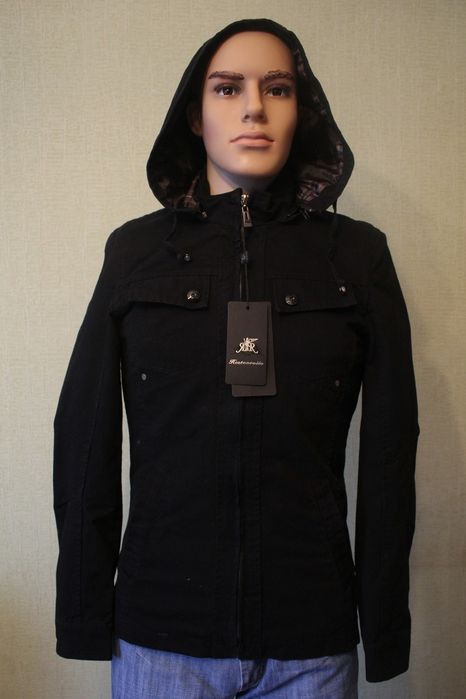 Продам куртку осень весна