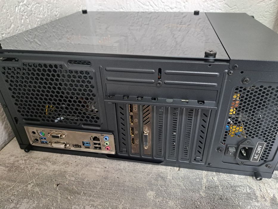 Продам игровой системный блок AEROCOOL  (идеал)