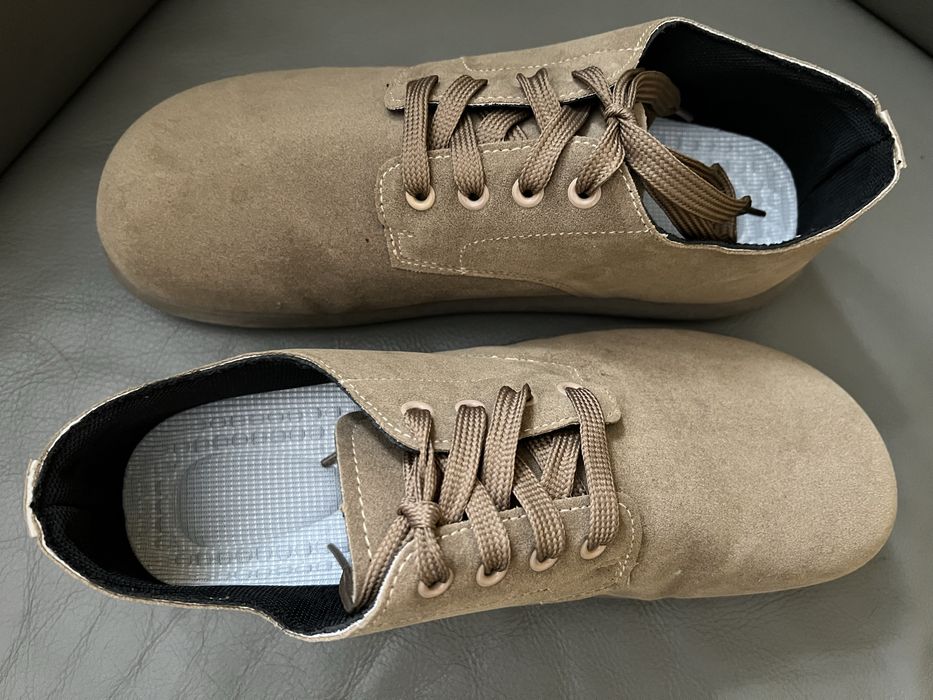 Pantofi cu bot rotund - 44