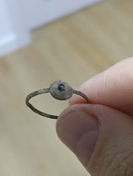 Inel vechi cu piatra naturala