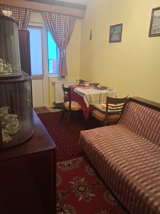 Vând apartament  3 camere