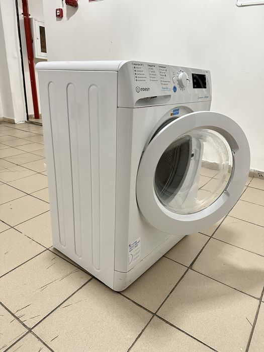 Продам стиральную машинку Indesit