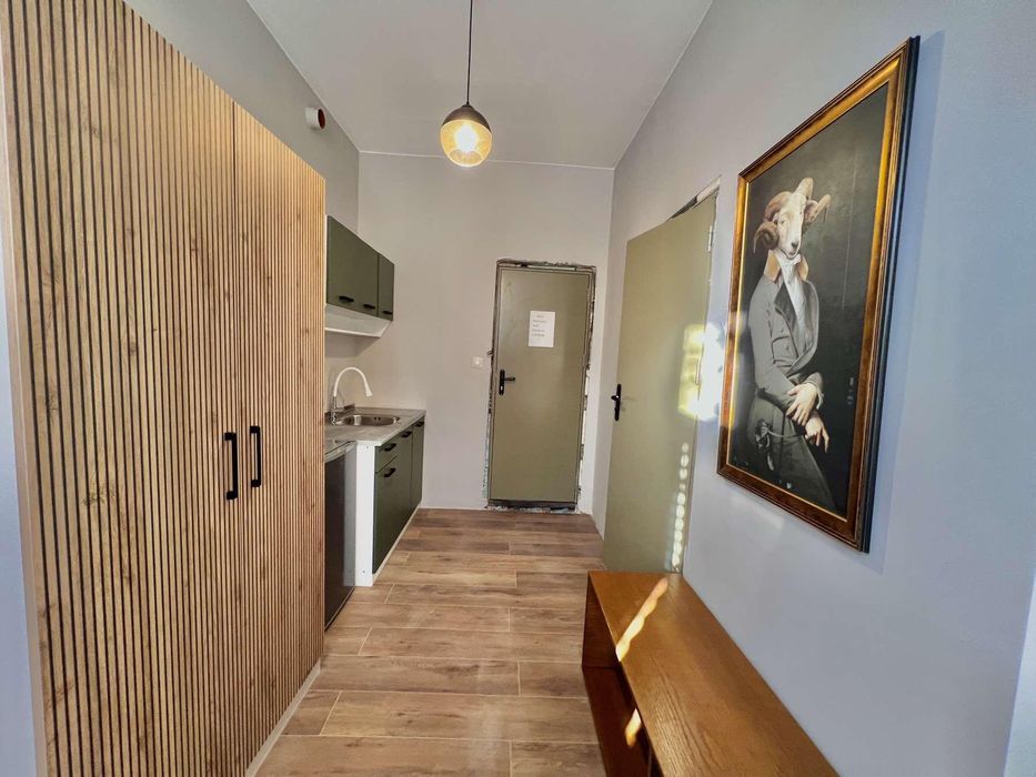 Дава се под наем Едностаен апартамент в Варна, Център - 31 кв.м за 381.99 € - Снимка #4