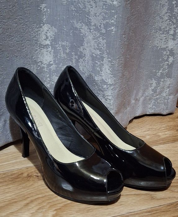 Продам новые туфли