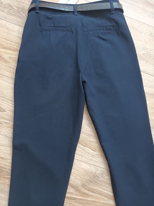 Нов дамски панталон тъмносин цвят с колан размер 36