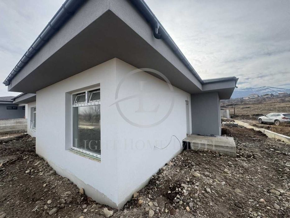 Продава се Къща в с. Марково, Област Пловдив - 214 кв.м за 1811 €/кв.м - Снимка #2