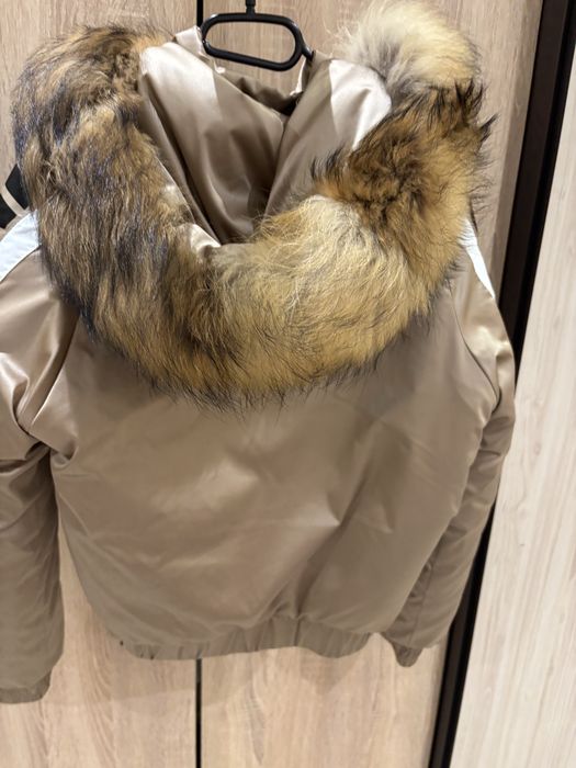 Яке Avin с естествен косъм