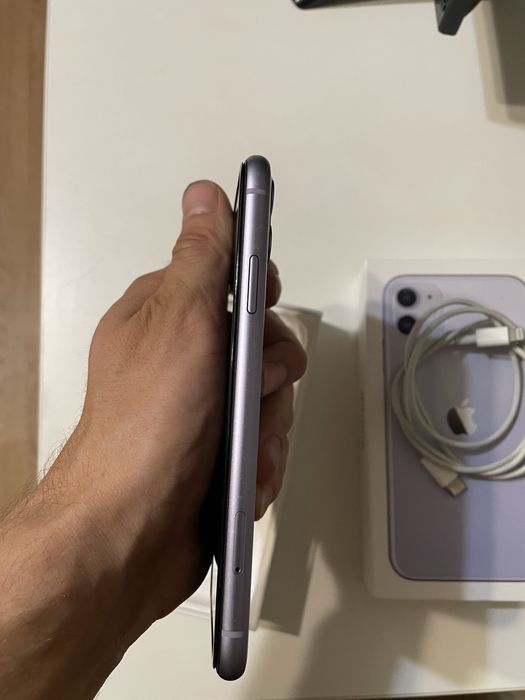 Iphone 11 в отличном состояние