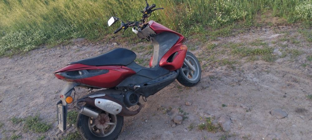 Продавам скутер бенели