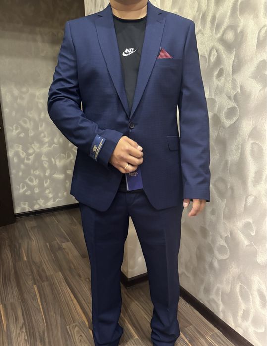 Костюм новый мужской класический