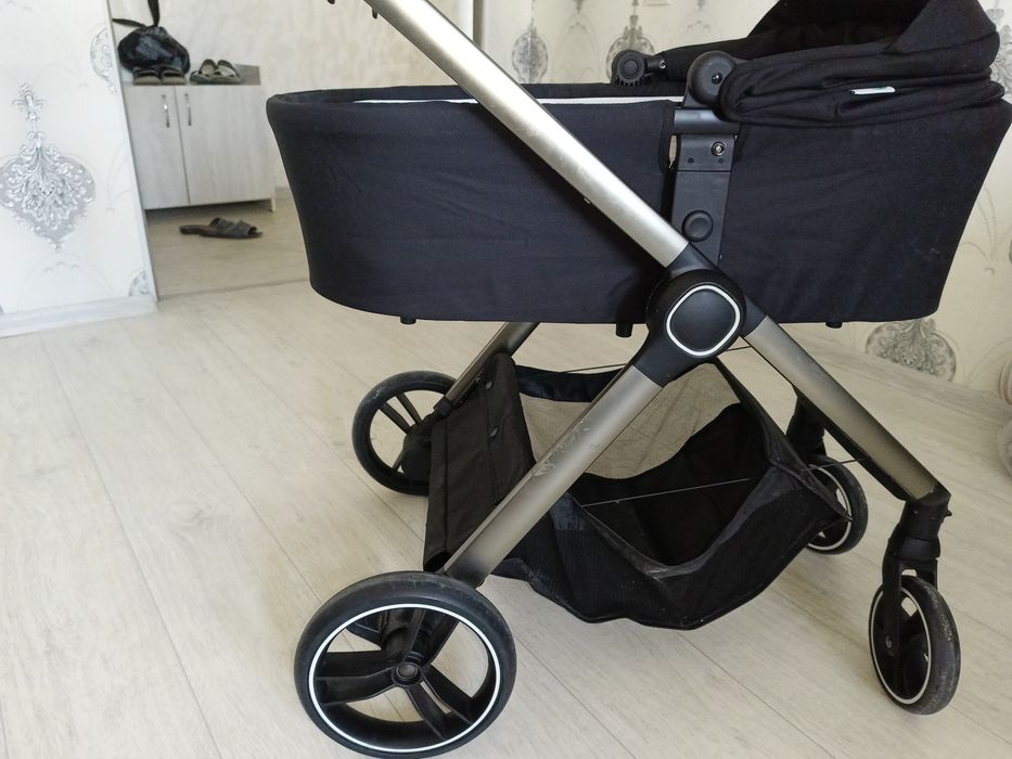 Детская коляска зимни и летни
