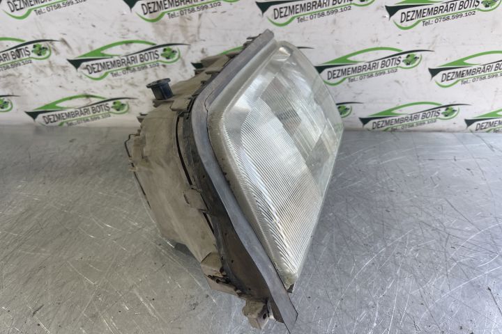 Far stanga Mercedes-Benz C-Class W202/S202