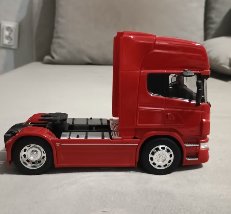 Scania R730 1/32 моделче/играчка