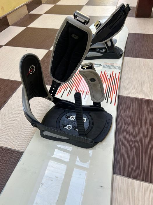 Snowboard si legături Nitro + boots