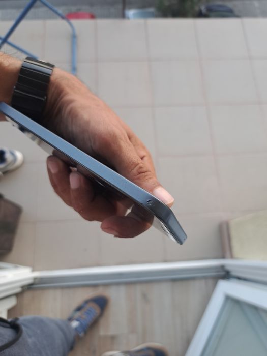 Vând HONOR 400 lite
