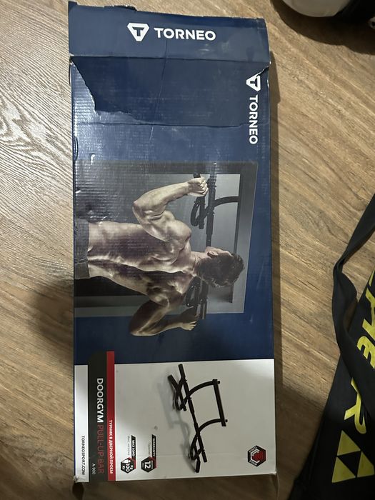 Турник в дверной проём TORNEO