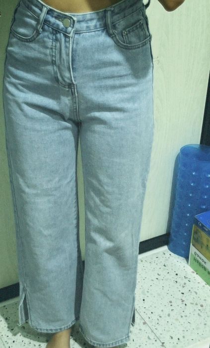 Продаю синие джинсы в отличном состоянии