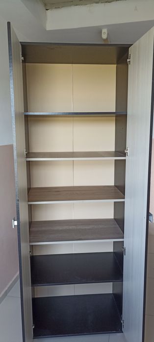 Продам шкаф с зеркалом