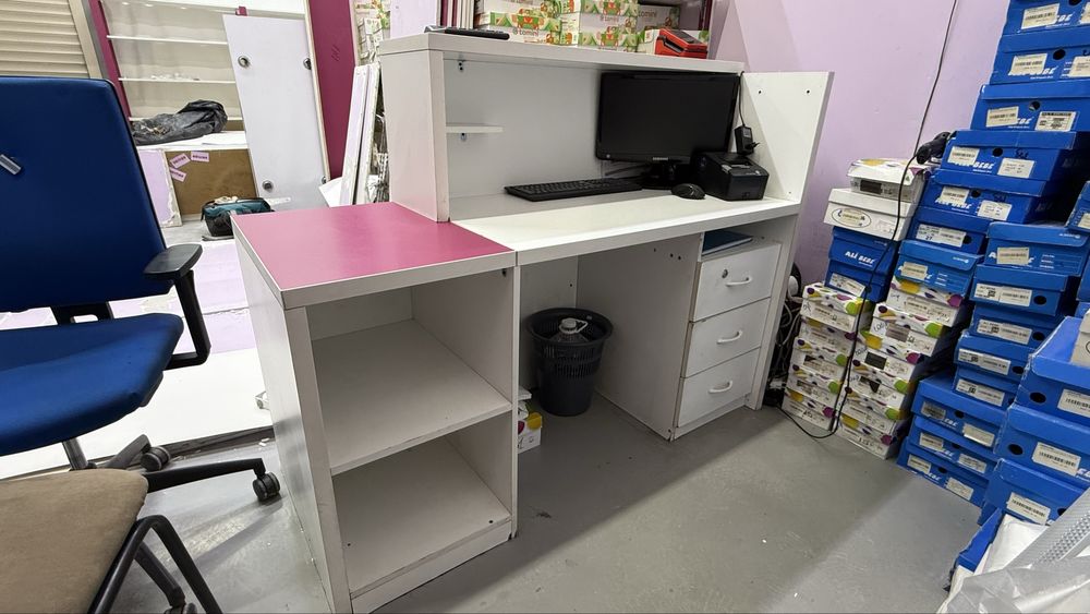 Ресепшен для бутика