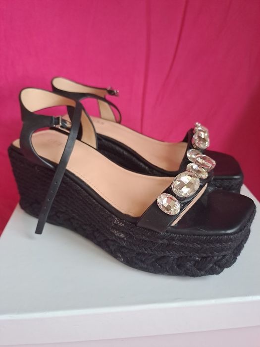 GUESS 36. Стелка 23 см.