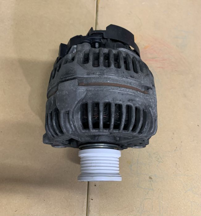 Alternator Audi A4 B8 2.0 TDI 2011